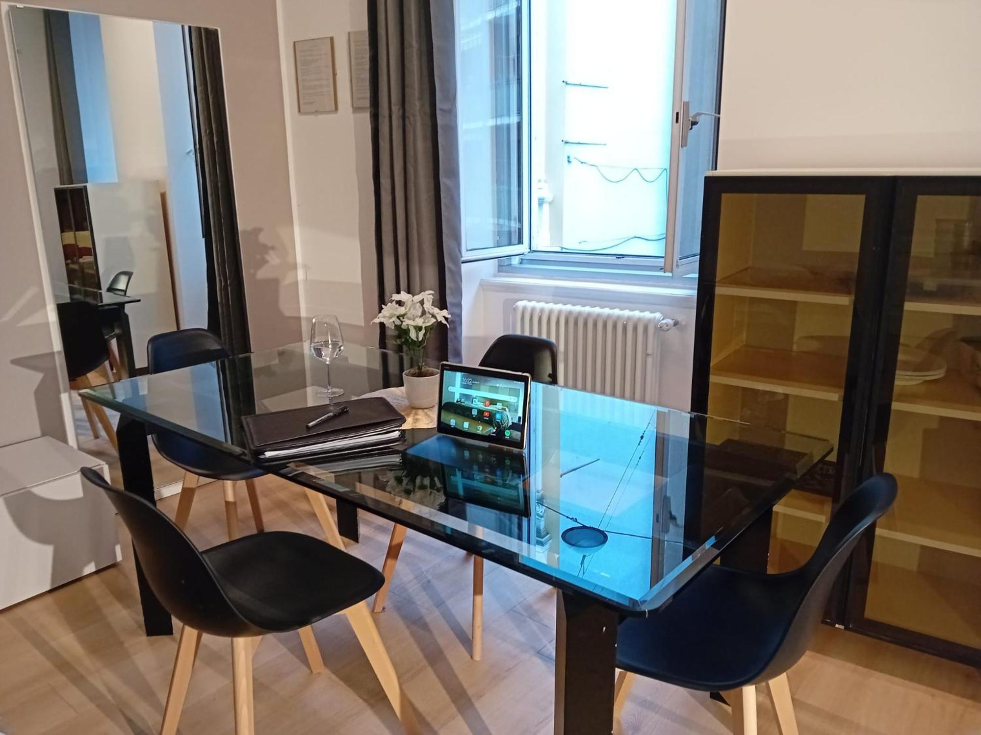 Snapstay Luxury Apartments In Centro A Триест Экстерьер фото